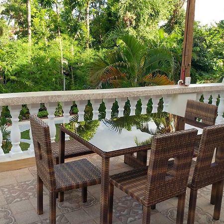Hotel Casa Familya à Batac Extérieur photo