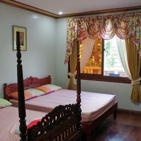 Hotel Casa Familya à Batac Extérieur photo