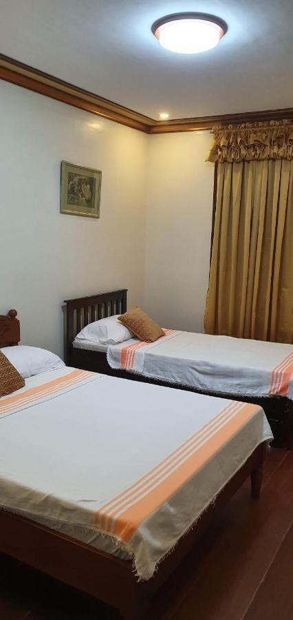 Hotel Casa Familya à Batac Extérieur photo