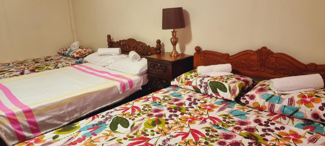 Hotel Casa Familya à Batac Extérieur photo