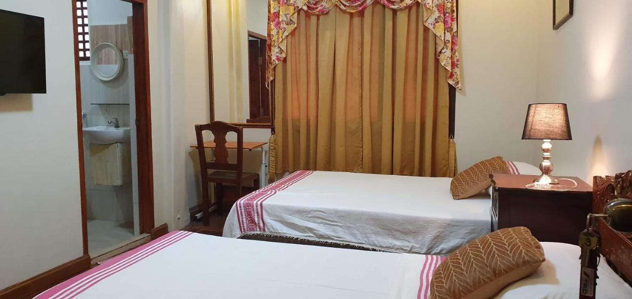 Hotel Casa Familya à Batac Extérieur photo