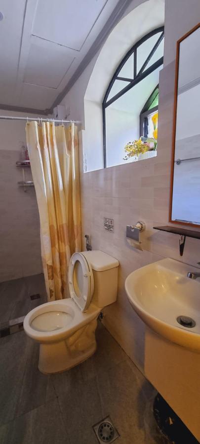 Hotel Casa Familya à Batac Extérieur photo