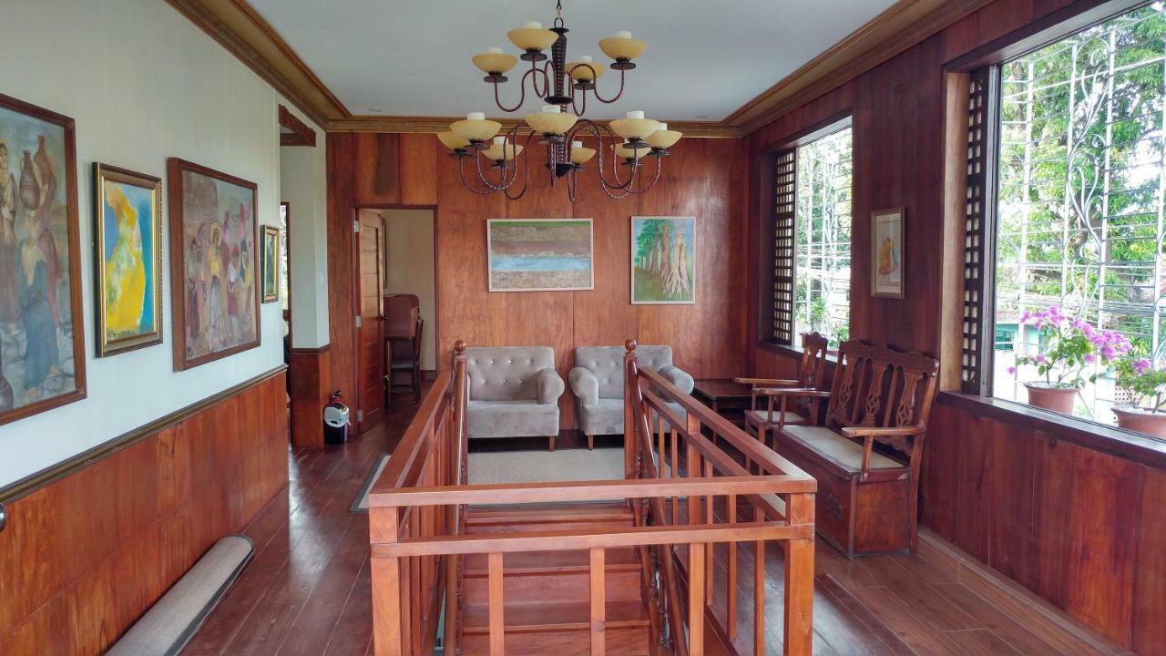 Hotel Casa Familya à Batac Extérieur photo