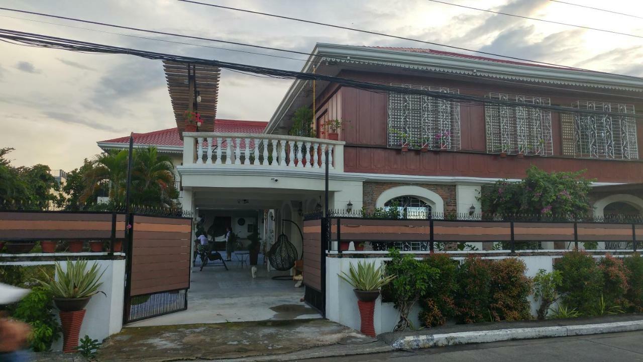 Hotel Casa Familya à Batac Extérieur photo